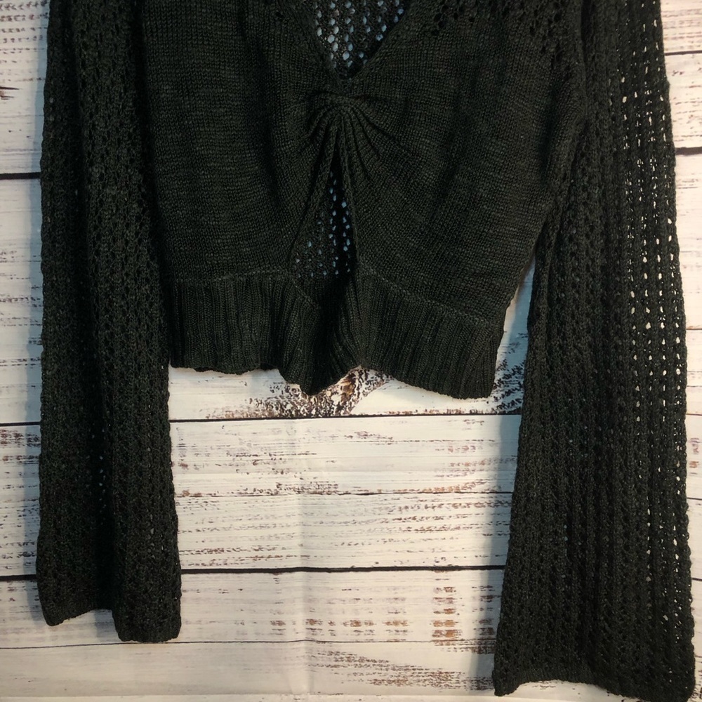 Chic Grey/Black Knit Sweater - Picture 3 of 14
